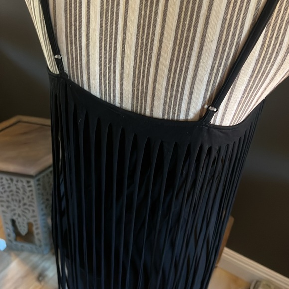 🛑 1 hour sale. NWT. Badgley Mischka, Small, Elegant Black Fringe Dress, so soft - Picture 11 of 11